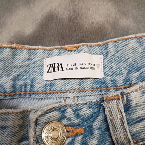 Zara Distressed Light Blue Women's Boyfriend Jeans - Picture 8 of 8